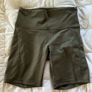 Lululemon Wunder Train High-Rise Short 8" with Pockets